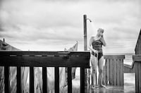 Brave Cancer-Battling Photo Sets Image 4