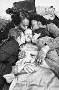 Brave Cancer-Battling Photo Sets Image 5