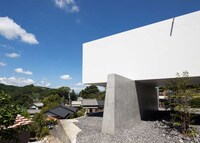 Cantilevered Cube Constructions Image 6
