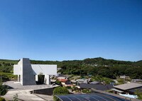 Cantilevered Cube Constructions Image 7