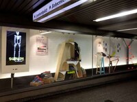 Motion-Detecting Store Displays Image 4