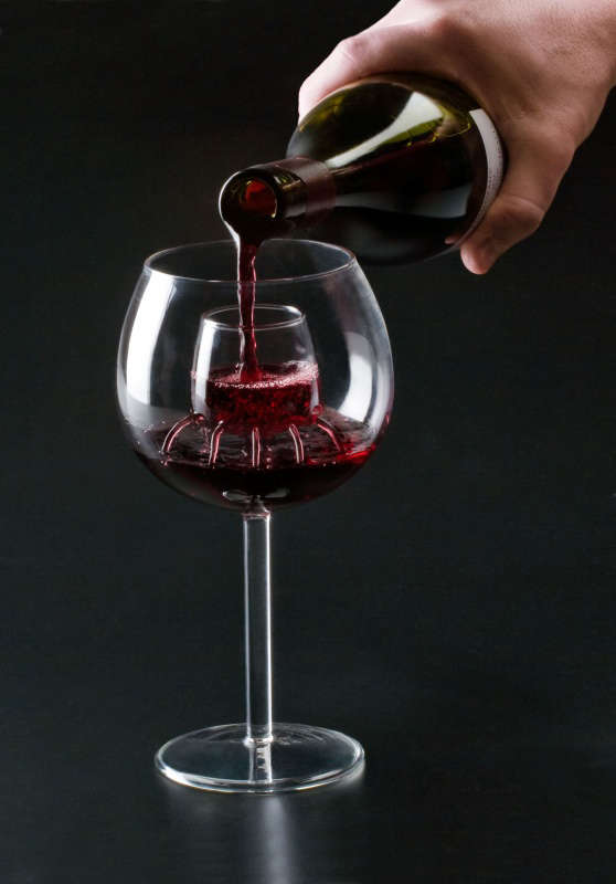 100 Romantic Ways to Serve Drinks