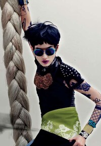 Patterned Urbanite Apparel Image 4
