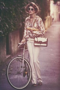 Sultry Shopping Lookbooks Image 4
