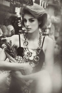 Sultry Shopping Lookbooks Image 7