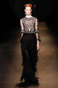 Timeless Transparent Fashion Image 6