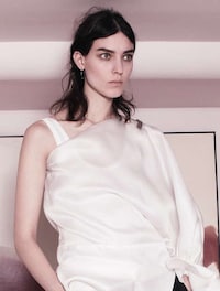 Dramatic Dual-Toned Editorials Image 5