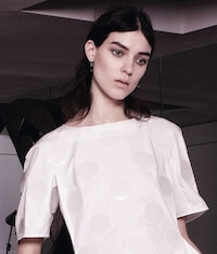 Dramatic Dual-Toned Editorials Image 7