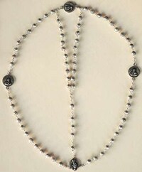 Delicately Beaded Headpieces Image 3