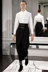 Monolithic Debut Collections Image 5