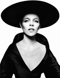 Forehead-Accentuated Editorials Image 2