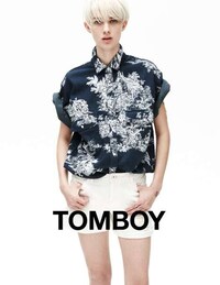 Layered Androgynous Fashion Image 3