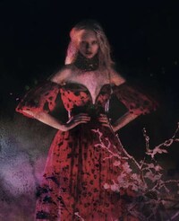 Otherworldly In-Season Editorials Image 3