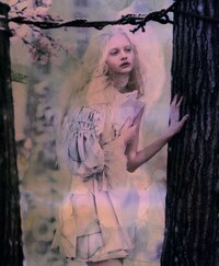 Otherworldly In-Season Editorials Image 5