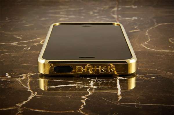 24 Extravagant Smartphone Cases