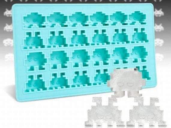 23 Geeky Ice Trays