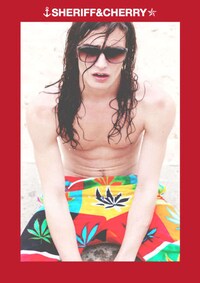 Vibrant Surfer Sunnies Image 3