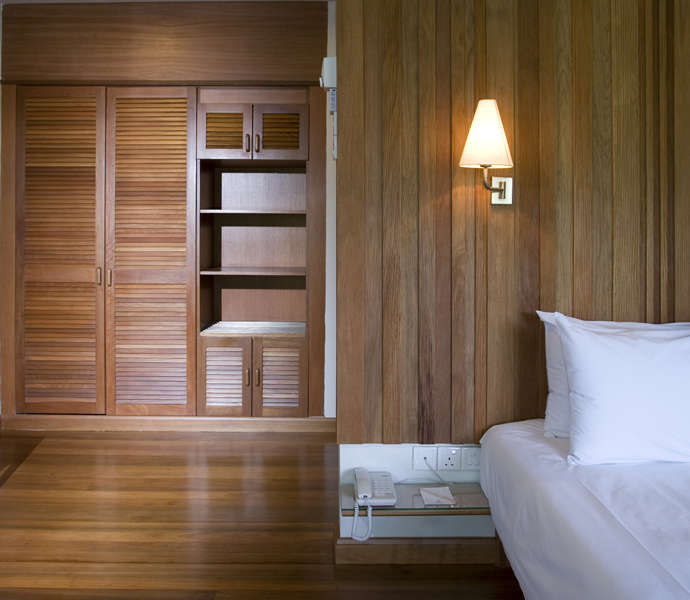 Jungle-Surrounded Lodgings
