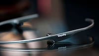 Super Sleek Wireless Headsets Image 4