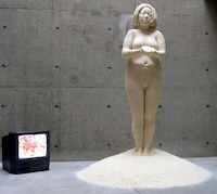 Life-Sized Grain Sculptures Image 2