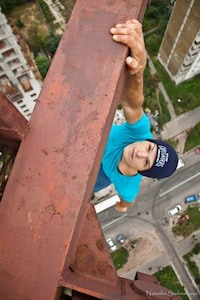 Staggering Daredevil Height Stunts Image 3
