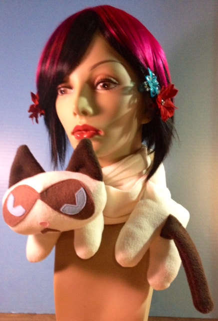 Famous Feline Scarves Image 2