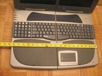 Independent Split-Screen Laptops Image 3