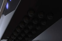 Futuristic Waterfall Faucets Image 8