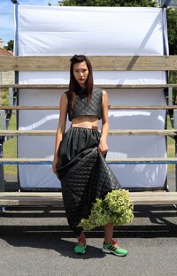 Fashionable Flower Arrangement Lookbooks Image 5