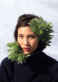 Fashionable Flower Arrangement Lookbooks Image 8