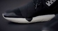 Futuristic Running Shoes Image 2