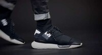 Futuristic Running Shoes Image 4
