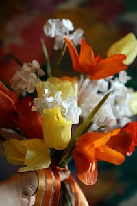 Adult Arts-and-Crafts Bouquets Image 5