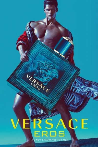 31 Striking Versace Ads