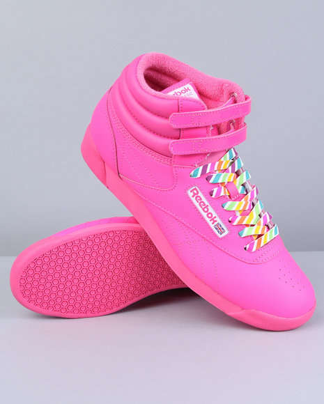 65 Rose-Hued Kicks
