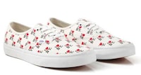 City-Styled Skate Shoes Image 5