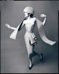 Voluminous Papermade Gowns Image 3