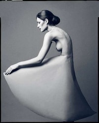Voluminous Papermade Gowns Image 7