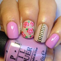 Floral Spring Manicures Image 3