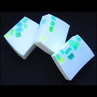Neon-Colored Cleansers Image 5