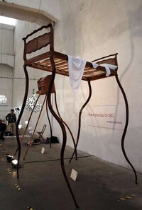 Long-Legged Loungers Image 7