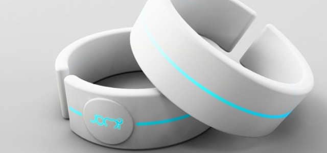 Dehydration-Alerting Sleeves
