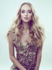 Simple Ethereal Photoshoots Image 8