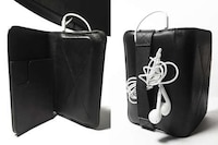 Functionally Luxe Smartphone Wallets Image 7