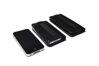 Functionally Luxe Smartphone Wallets Image 8