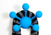 Mod Molecular Pegs Image 3