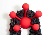 Mod Molecular Pegs Image 4