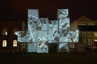 Pixelated Scaffolding Installations Image 7