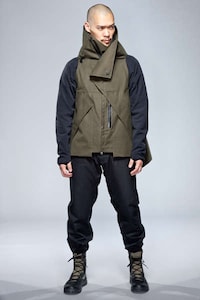 Minimalist Miltary-Inspired Fashion Image 8