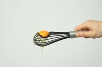 Yolk Eradicating Whisks Image 2
